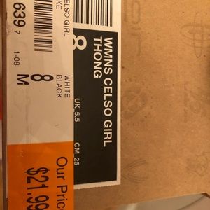 Women’s Nike flip flops